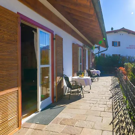 Grosse In Oberschoenau Mit Garten
